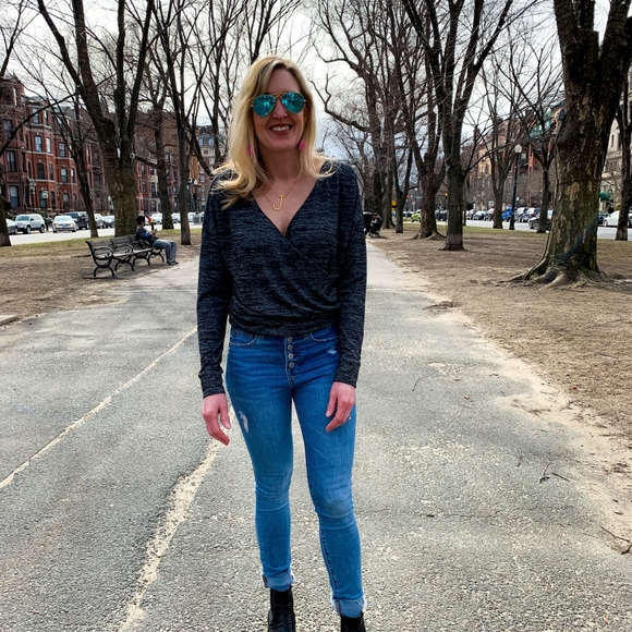 GAP Faux Wrap Softspun Grey Cropped Sweater - Picture 3 of 3